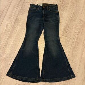 Wrangler Retro Flare Jeans Dark Wash 27x30 New With Tags